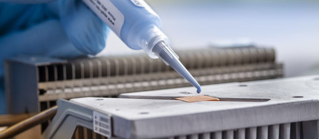 【導(dǎo)熱膠泥】的屬性、應(yīng)用領(lǐng)域及未來(lái)發(fā)展