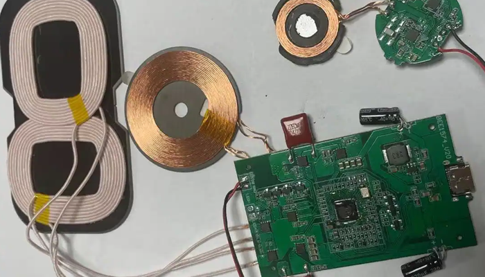 【無線充電器PCB板披覆膠】高性能保護涂層，保障設(shè)備耐用與穩(wěn)定性